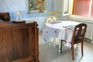 تختخواب و صبحانه Chambre D Hôtes Esterelle