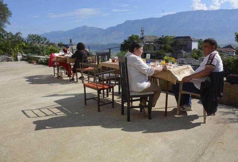 تختخواب و صبحانه Guri Guesthouse