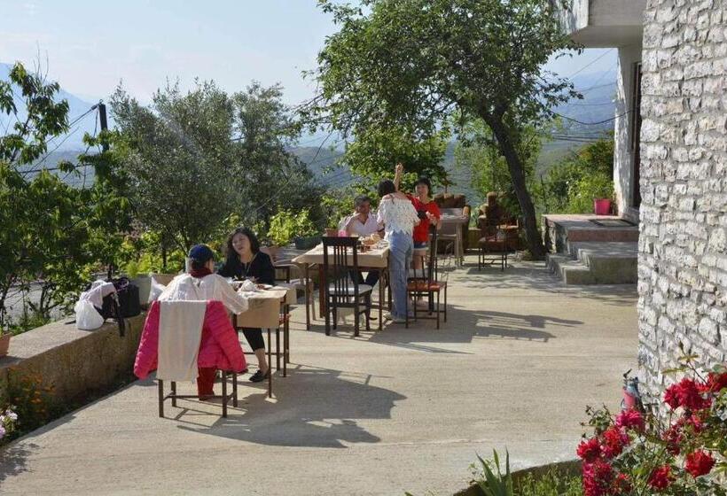 تختخواب و صبحانه Guri Guesthouse