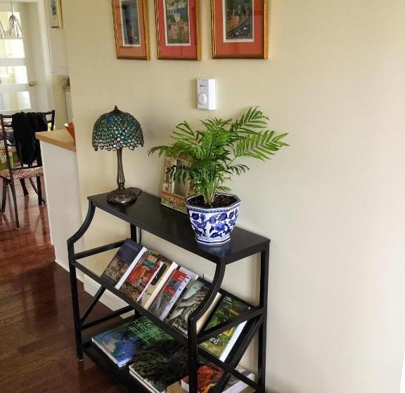 مبيت وإفطار The East Wind Guesthouse