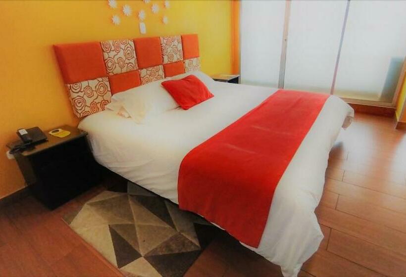 هتل Casa Madrigal