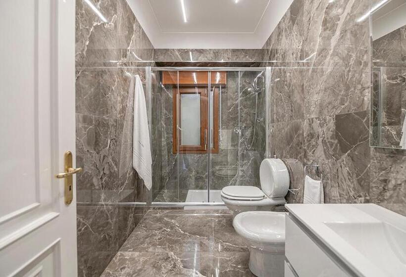 پانسیون Domus Aurea