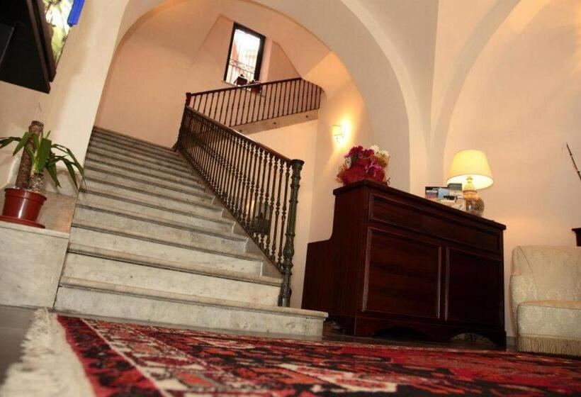 پانسیون Savoia Residence