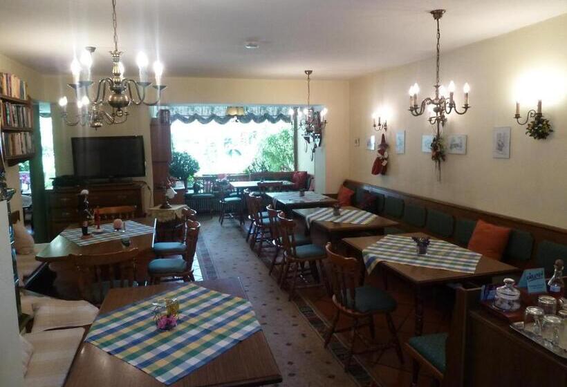 تختخواب و صبحانه Gaestehaus Staats