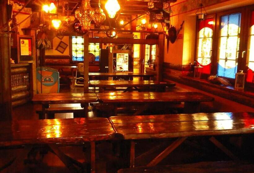 فندق Agriturismo Mezzaluna