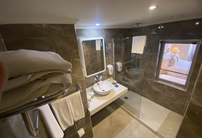 هتل Roseira Beach Resort