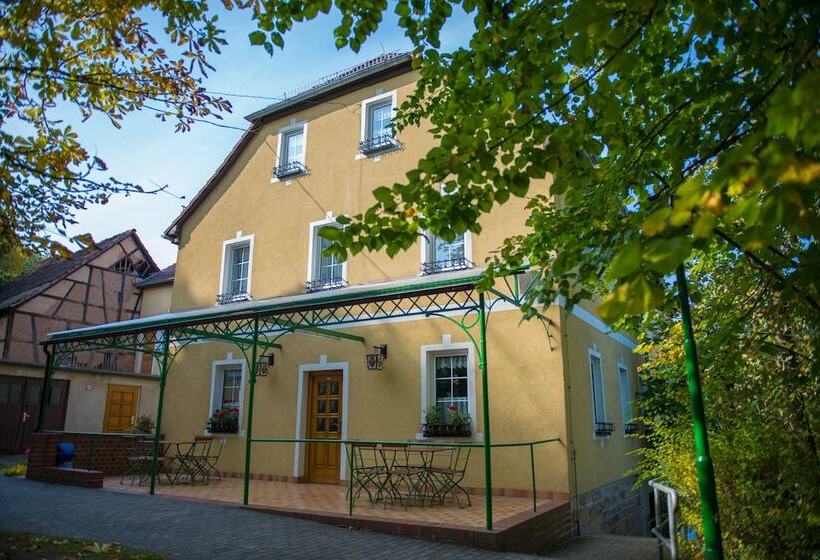 ベッドアンドブレックファースト Gasthaus Mörla