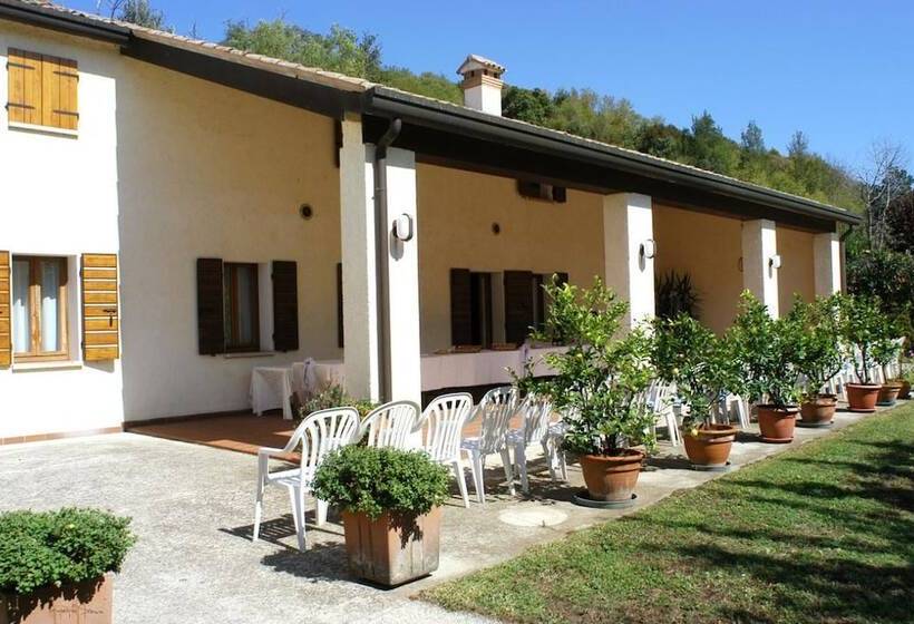 هتل Albergo Volpara