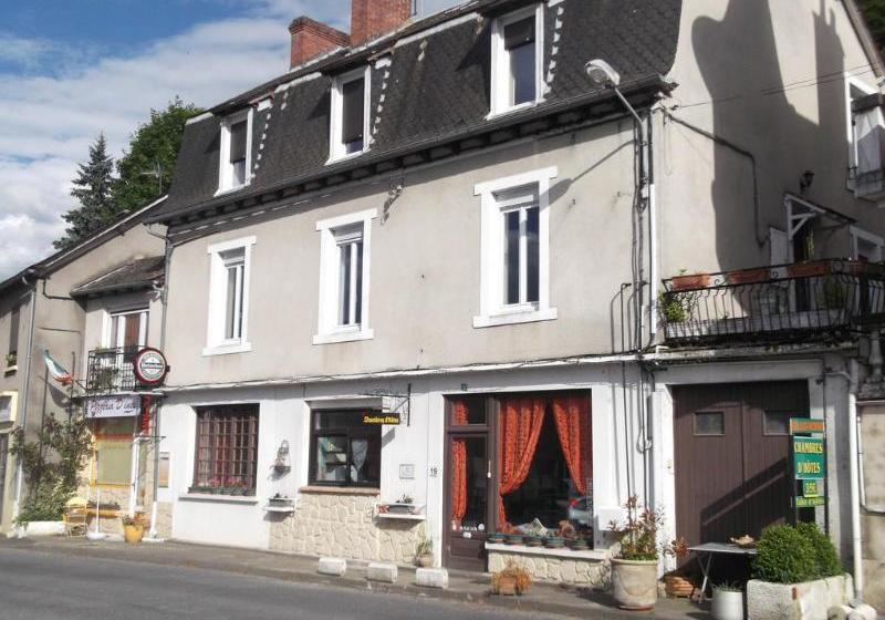 ホテル Aveyron Chambres Dhotes