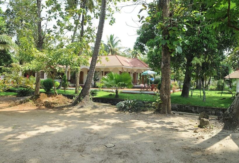 בית מלון כפרי Coconut Creek Farm & Home Stay