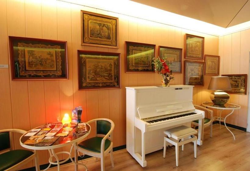 هتل Hôtel Des Dhuits