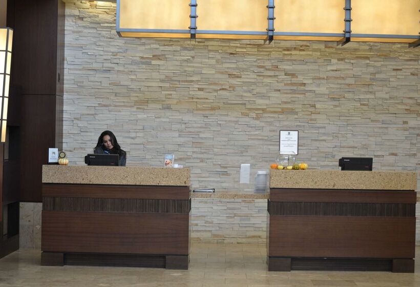هتل Embassy Suites Palmdale