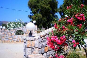هتل Galini Beach