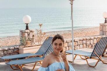 هتل Galini Beach