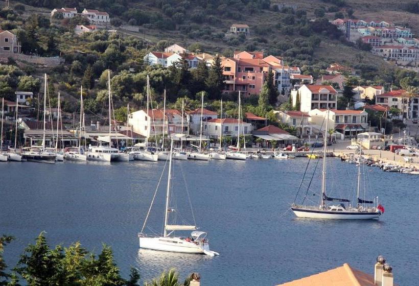 هتل Greka Ionian Suites & Villa