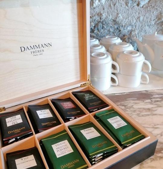 Отель Hôtel Les Vieilles Tours Rocamadour