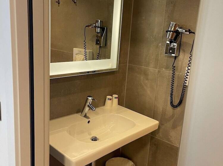 هتل Ibis Styles Nivelles