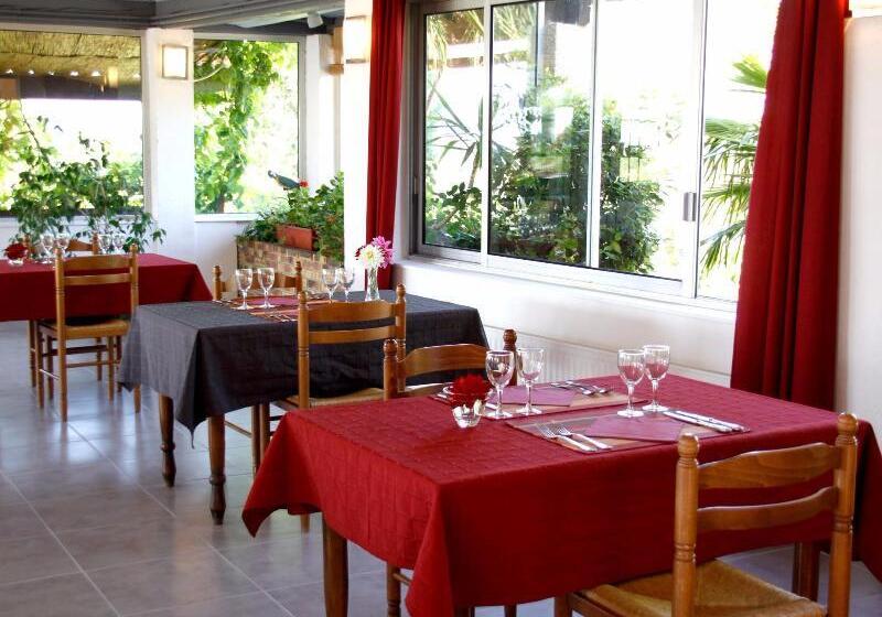 فندق Logis Des Cretes De Pignols