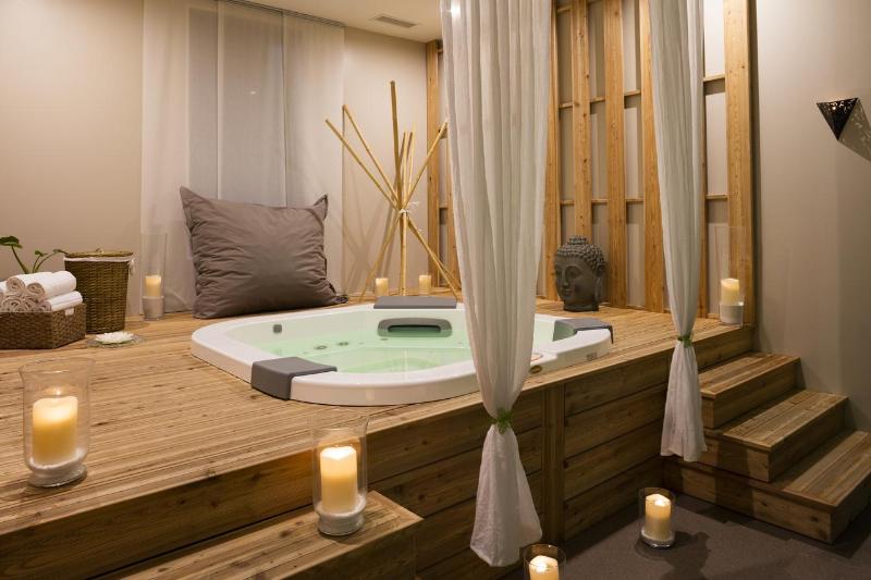 ホテル Logis L'auberge De Larressingle