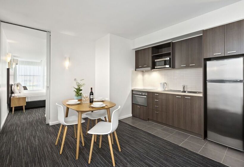 Отель Quest Caroline Springs