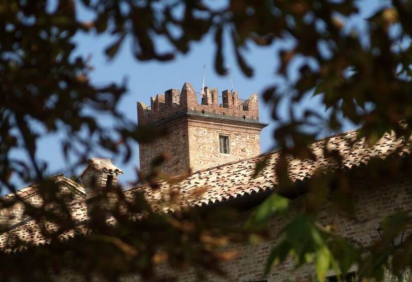 فندق Relais Castello Di Razzano