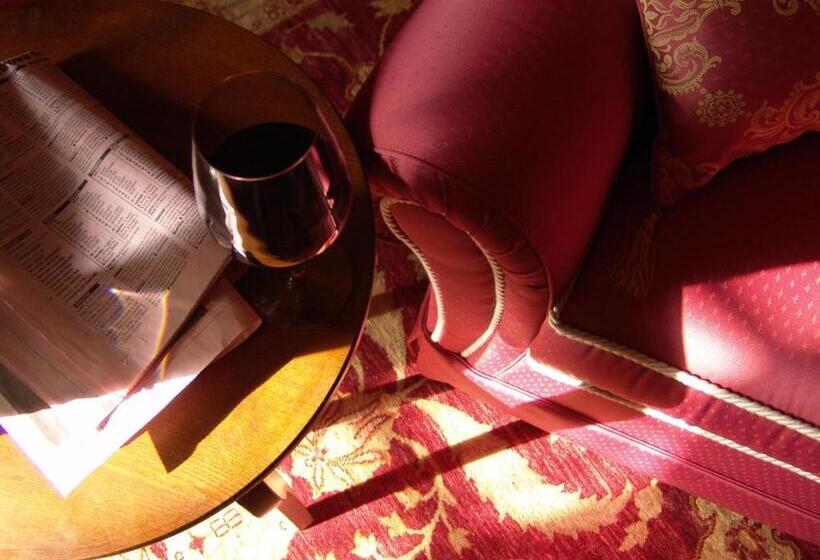 فندق Relais Castello Di Razzano