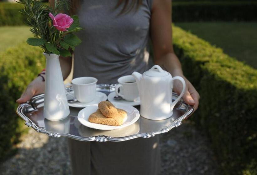 فندق Relais Castello Di Razzano