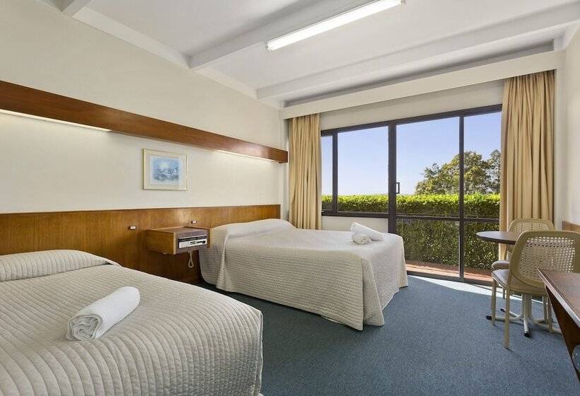 Fotos del hotel Village Family Motor Inn:  8