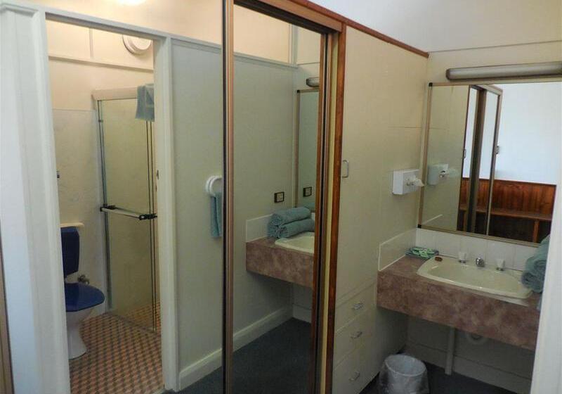 Fotos del hotel Village Family Motor Inn:  5