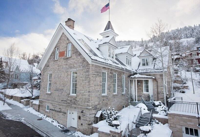 Hotel Washington School House