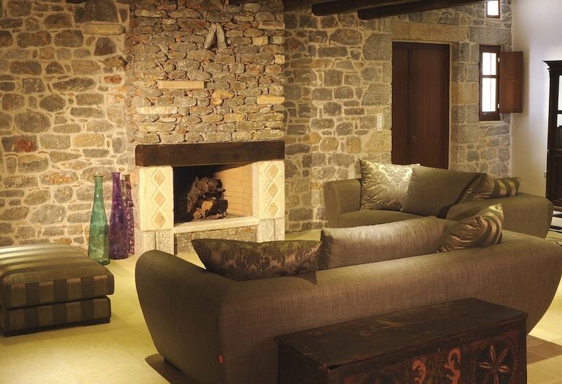 בית מלון כפרי Xemoni