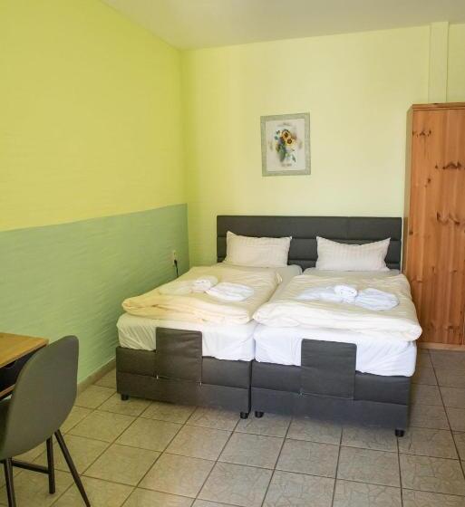 ペンション Neubert`s Gasthaus Am Rhein