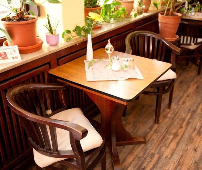 ペンション Neubert`s Gasthaus Am Rhein