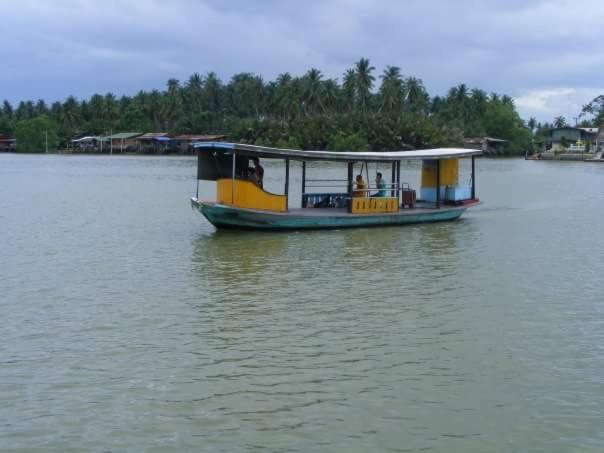 تختخواب و صبحانه Ruenthai Ampawa