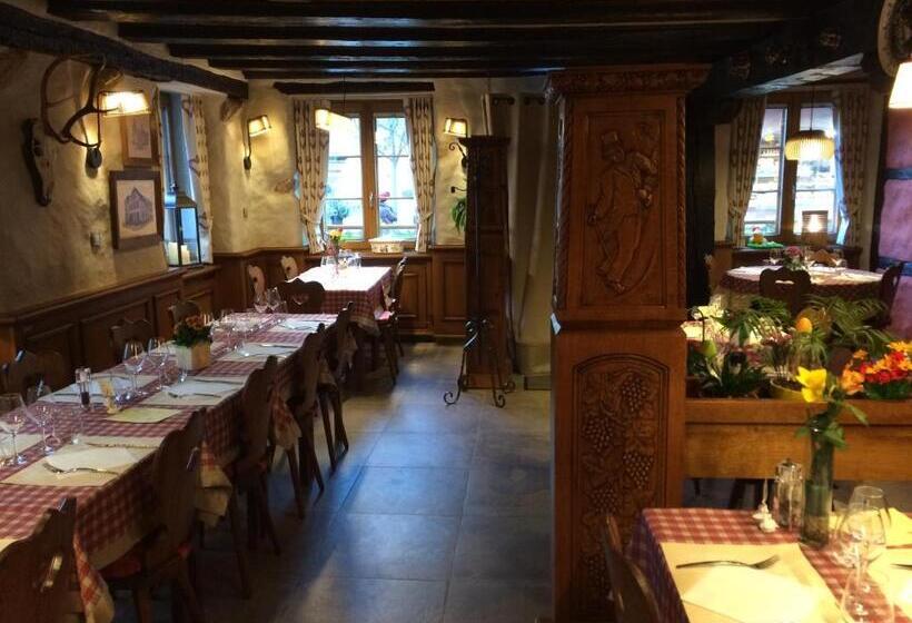 هتل Auberge Des Trois Châteaux