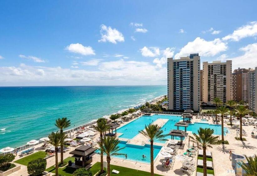 Amazing View Beachfront Resort Luxury Amenities