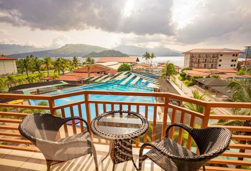 استراحتگاه Whiterock Beach Hotel And Waterpark