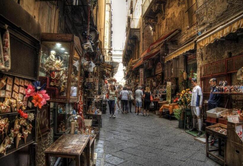 تختخواب و صبحانه Atrium Boutique