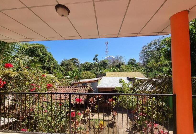 تختخواب و صبحانه Ometepe House