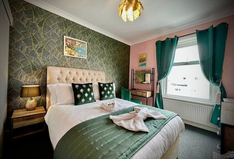 هتل Mcgraths Blackpool