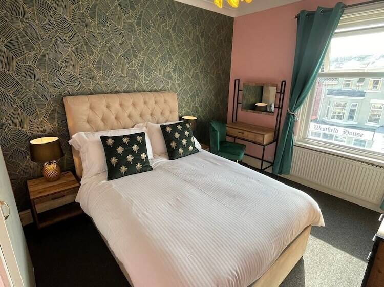 هتل Mcgraths Blackpool