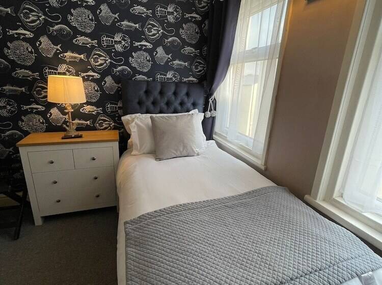 هتل Mcgraths Blackpool