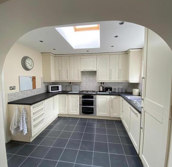 Isle Of Anglesey Spacious Home