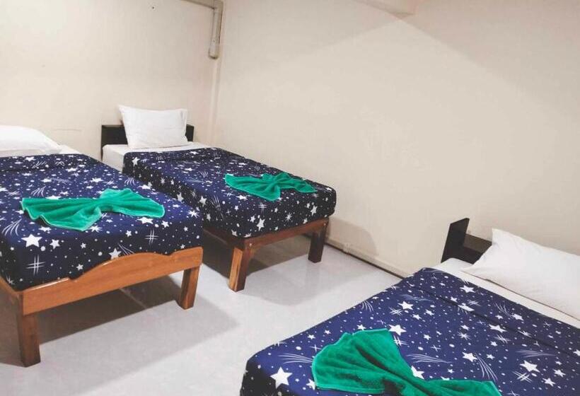 Royal Bamboo Hostel Sha Certified