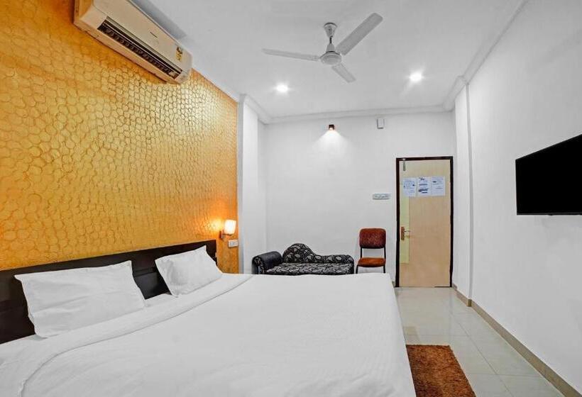 Capital O Convivial Hotel Amit Regency