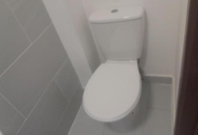 Lovely 1 Bed Studio In London