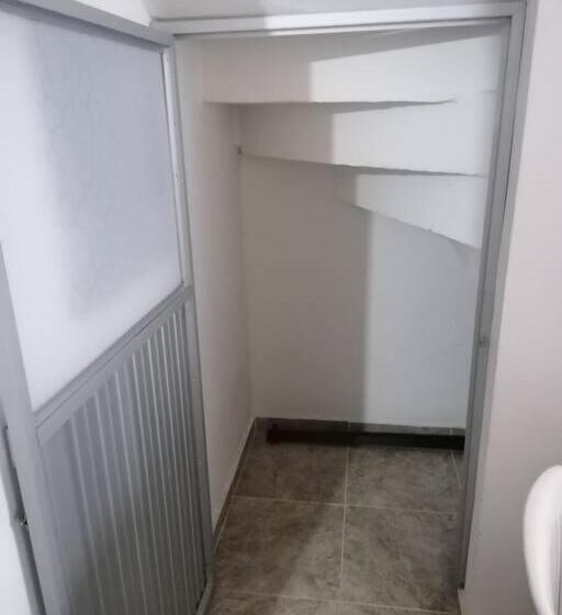 Bienvenido A Tu Segundo Hogar A Dos Cuadras Del Centro Recreaciónal Lagos Club Comfatolima