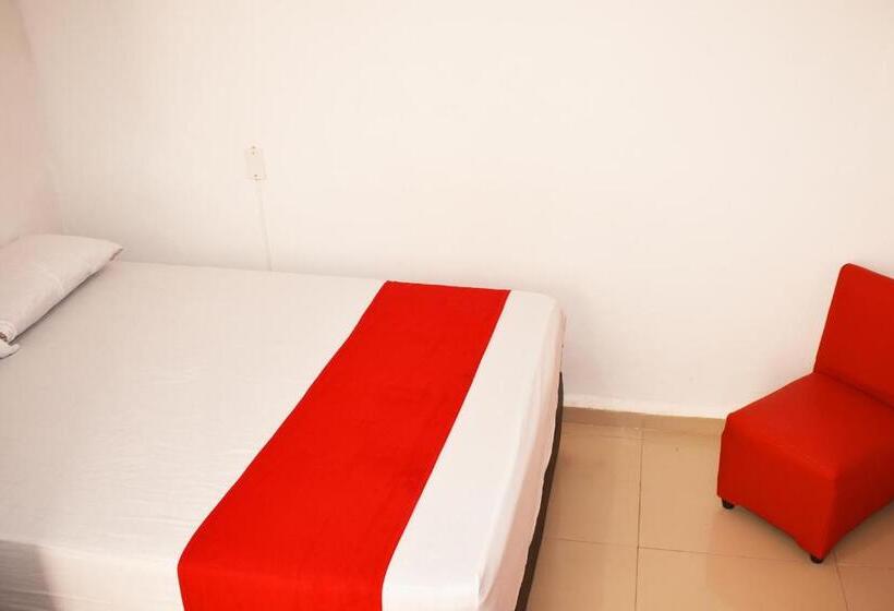 هتل Hostal Casa Blanca Cabecera
