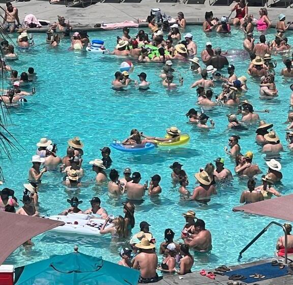 Large Creekside Studio At Shadow Mountain Resort And Club