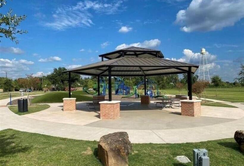 Mayfield @ Oyster Creek   Tranquil Creek & Nature!